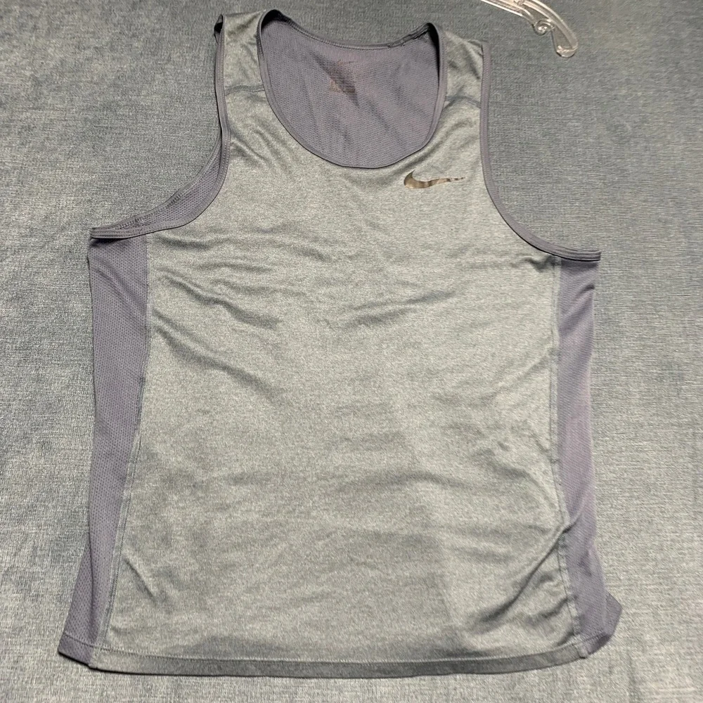 Nike Dri Fit Running Tank Mens Medium Gray Swoosh Logo Sleeveless Performance